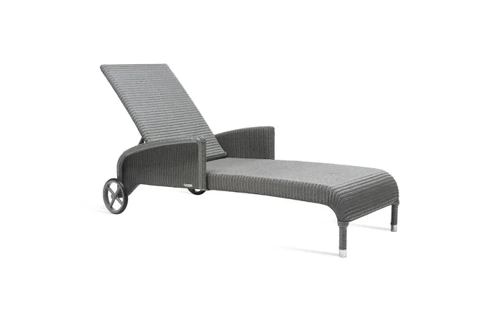 Dovile sunlounger with arms