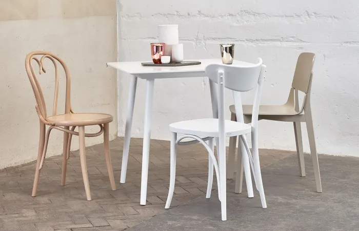 Ironica table 9