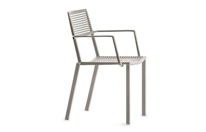 easy omnia selection garden chaiir with armrests